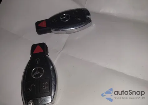 2013 Mercedes-Benz C 300 Sport 4Matic z USA, uszkodzony, nr VIN WDDGF8AB6DA816843